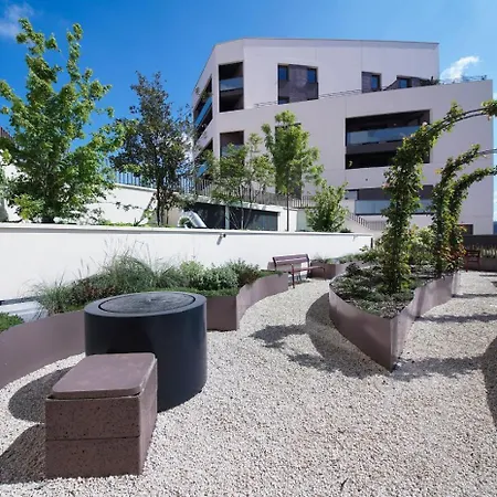 Rive Droite Apartment